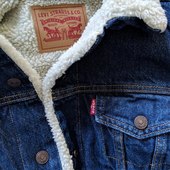 NWT! LEVI'S Original sherpa trucker denim jacket - Picture 3 of 8